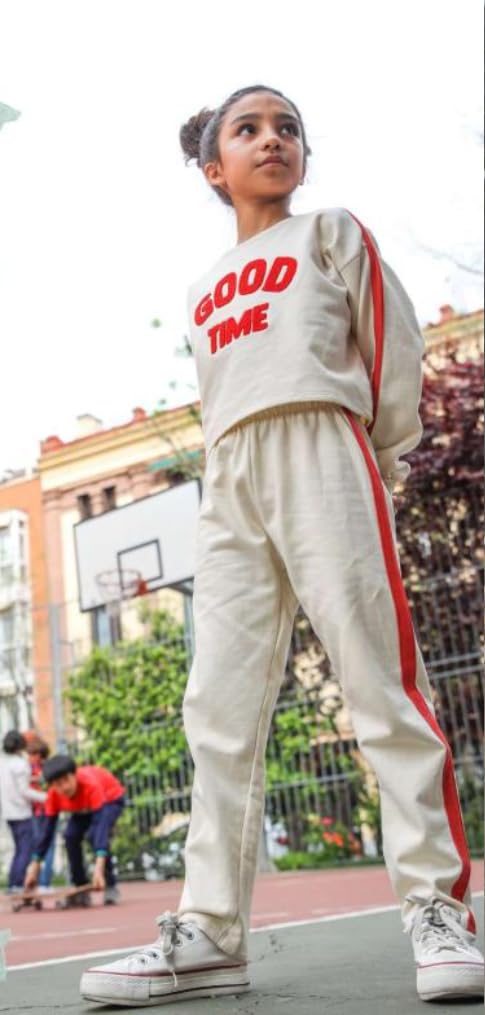 Street Monkey - Tuta Sportiva per Bambini con Scritta 'Good Time', Felpa e Pantaloni, Bianco Crema con Strisce Rosse