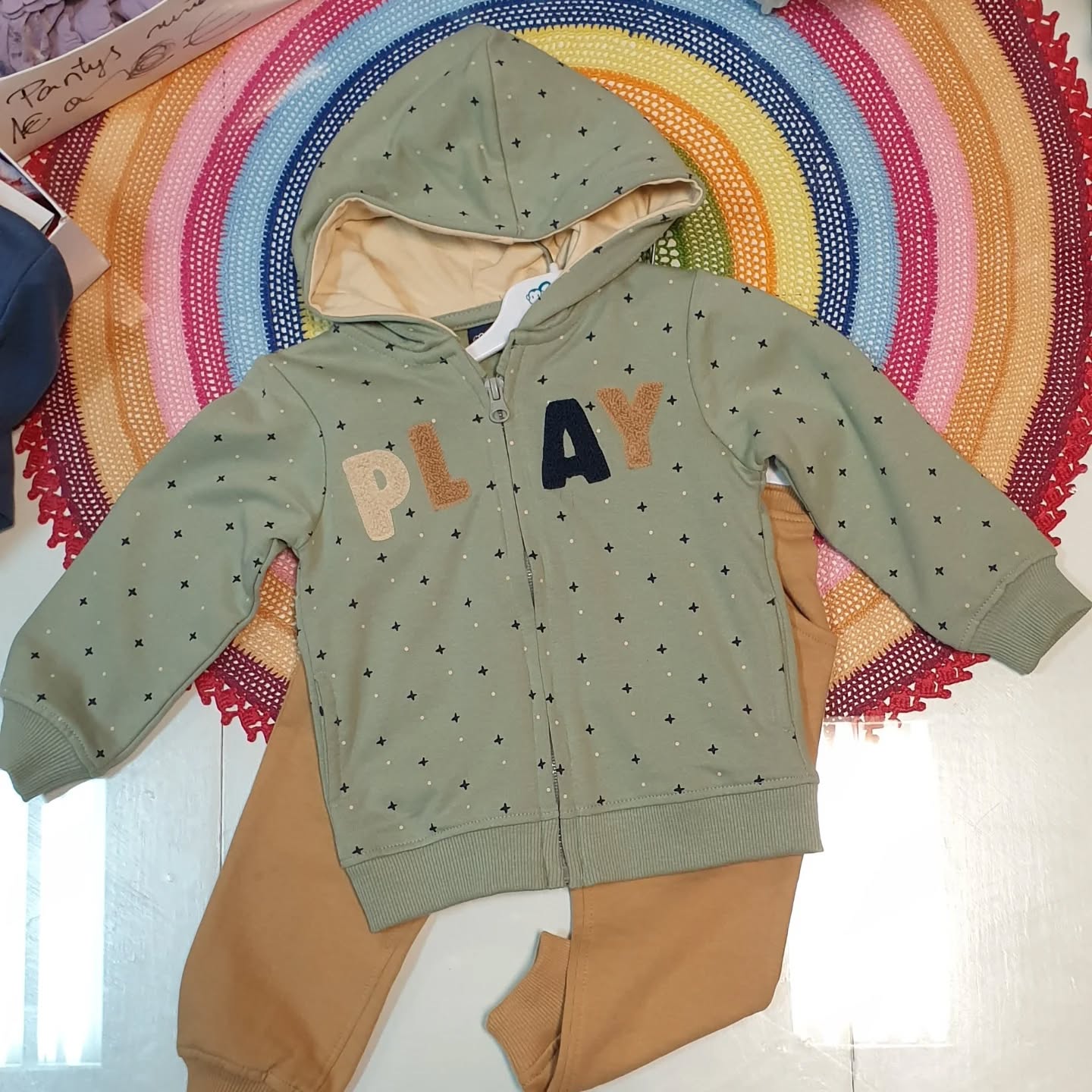 Street Monkey - Felpa con Cappuccio per Bambini con Stampa 'Play', Verde Salvia con Motivo a Stelle, Cerniera Intera